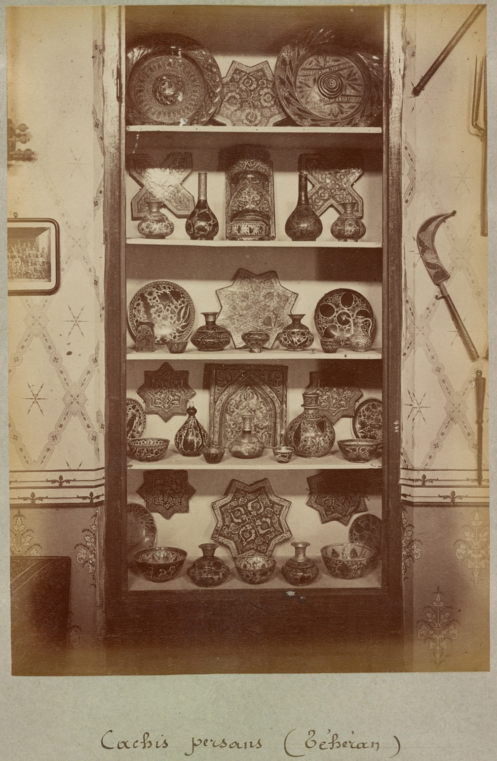 Luster cabinet